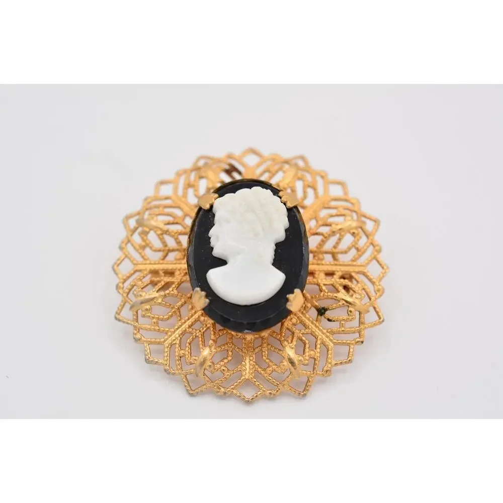 Vintage Cameo Pin Brooch Black White Textured Gold Tone Oval Round 1980s BinAT